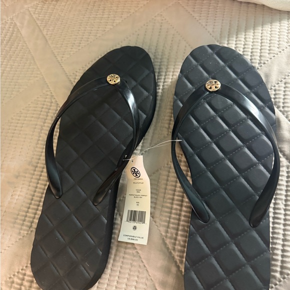 Tory Burch Shoes - Tory Burch Black “Willa” Quilted Sandals